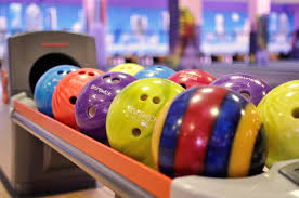 Игра в боулинг в Владимире.Ultra Подарки. Игра в боулинг в Владимире. Сервис: UltraPodarki.ru 8 800 505 95 30. Игра в боулинг, игра в боулинг Владимир, боулинг Владимир, купить боулинг Владимир, играть в боулинг, играть в боулинг Владимир