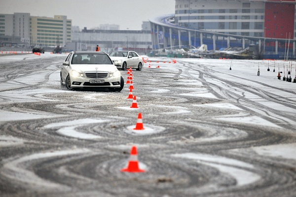 Контраварийное вождение во Владимире. Ultra Подарки. Купить уроки контраварийного вождения во Владимире. Научитесь водить машину в любых условиях! Сервис UltraPodarki.ru 8 800 505 95 30. Контраварийное вождение Владимир, контраварийное вождение, экстремальное вождение Владимир, экстремальное вождение, обучение вождению Владимир, обучение вождению, вождение Владимир, вождение,  курс вождения Владимир, курс вождения, курсы экстремальное вождения Владимир, курсы экстремального вождения, обучение в автошколе Владимир, обучение в автошколе