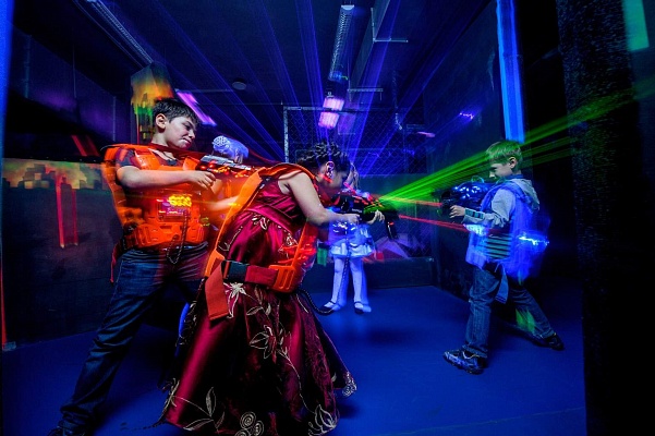 Игра в лазертаг во Владимире. Сервис Ultra Подарки. Купить лазертаг в городе Владимирf. Попробуйте лазерный пейнтбол в лазертаг клубе. Цены на лазертаг. Сервис: UltraPodarki.ru 8 800 505 95 30. Лазертаг во Владимире, купить лазертаг Владимир, лазертаг, купить лазертаг, лазерный пейнтбол Владимир, лазертаг для детей Владимир, лазертаг клуб, лазертаг клуб Владимир