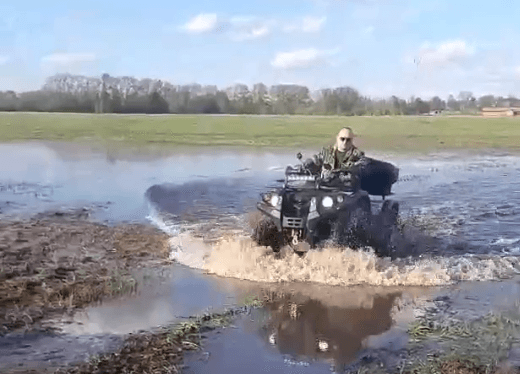 Прогулки на квадроциклах во Владимире. Подарочные сертификаты Ultra Подарки. Подарочный сертификат на прогулки на квадроциклах во Владимире. Закажите Прогулки на квадроциклах и наслаждайтесь активным отдыхом с друзьями. Выбирайте живописные маршруты для езды на квадроциклах. Сервис UltraPodarki.ru 8-800-505-95-30. Прогулкина квадроциклах, Прогулки на квадроциклах Владимир, прокат квадроциклов, прокат квадроциклов Владимир, езда на квадроцикле, езда на квадроцикле Владимир, катание на квадроциклах зимой, Катание на квадроциклах летом, сертификат на катание на квадроциклах, сертификат квадроциклы, сертификат квадроциклы Владимир
