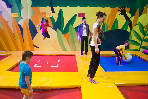  Батутный центр ЯРКОпарк во Владимире. Сервис Ultra Подарки. Купить подарочный сертификат в батутный центр ЯРКОпарк, попробуйте прыжки на батуте во Владимире. Сервис UltraPodarki.ru 8 (800) 555 95-30.. Батутный центр ЯРКОпарк, батутный центр, батутный центр цены, батутный центр во Владимире,  батутный парк, батут прыгать, прыжки +на батуте, батут Владимир, батут спорт