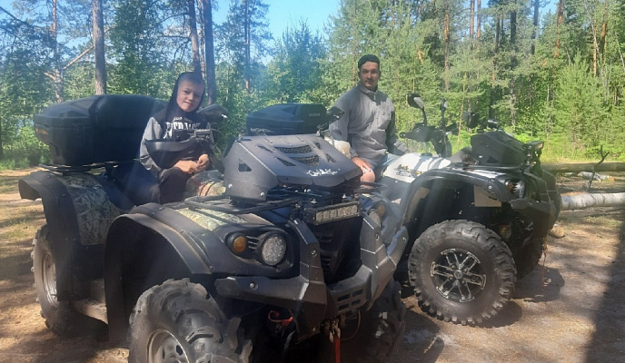 Прогулки на квадроциклах во Владимире. Подарочные сертификаты Ultra Подарки. Подарочный сертификат на прогулки на квадроциклах во Владимире. Закажите Прогулки на квадроциклах и наслаждайтесь активным отдыхом с друзьями. Выбирайте живописные маршруты для езды на квадроциклах. Сервис UltraPodarki.ru 8-800-505-95-30. Прогулкина квадроциклах, Прогулки на квадроциклах Владимир, прокат квадроциклов, прокат квадроциклов Владимир, езда на квадроцикле, езда на квадроцикле Владимир, катание на квадроциклах зимой, Катание на квадроциклах летом, сертификат на катание на квадроциклах, сертификат квадроциклы, сертификат квадроциклы Владимир