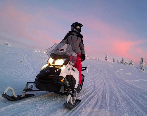 Катание на снегоходах во Владимире в подарок. Сервис Ultra Подарки
. ✳️✴️❄️ Подарочный сертификат на катание на снегоходах во Владимире с друзьями ❄️✴️✳️. Закажите прокат снегоходов в подарок для мужчин и парней на день рождения по привлекательным ценам. Езда на снегоходах это ещё и активный зимний отдых. Сервис UltraPodarki.ru ☎️ 8 (800) 505-95-30	. катание на снегоходах, подарочный сертификат на катание на снегоходе, прокат снегоходов, прокат снегоходов Владимир, катание на снегоходах Владимир, езда на снегоходе