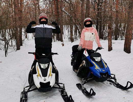 Катание на снегоходах во Владимире в подарок. Сервис Ultra Подарки
. ✳️✴️❄️ Подарочный сертификат на катание на снегоходах во Владимире с друзьями ❄️✴️✳️. Закажите прокат снегоходов в подарок для мужчин и парней на день рождения по привлекательным ценам. Езда на снегоходах это ещё и активный зимний отдых. Сервис UltraPodarki.ru ☎️ 8 (800) 505-95-30	. катание на снегоходах, подарочный сертификат на катание на снегоходе, прокат снегоходов, прокат снегоходов Владимир, катание на снегоходах Владимир, езда на снегоходе