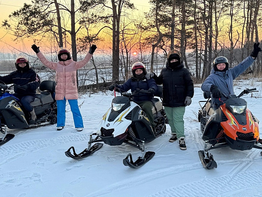 Катание на снегоходах во Владимире в подарок. Сервис Ultra Подарки
. ✳️✴️❄️ Подарочный сертификат на катание на снегоходах во Владимире с друзьями ❄️✴️✳️. Закажите прокат снегоходов в подарок для мужчин и парней на день рождения по привлекательным ценам. Езда на снегоходах это ещё и активный зимний отдых. Сервис UltraPodarki.ru ☎️ 8 (800) 505-95-30	. катание на снегоходах, подарочный сертификат на катание на снегоходе, прокат снегоходов, прокат снегоходов Владимир, катание на снегоходах Владимир, езда на снегоходе