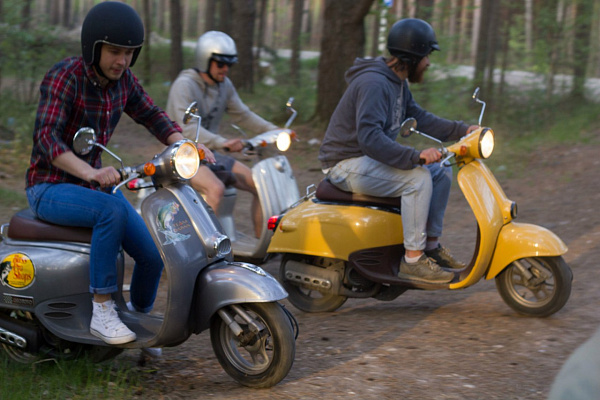 Катание на скутере во Владимире. ULTRA ПОДАРКИ. Купить катание на скутере во Владимире. Попробовав езду на скутерах, вы получите порцию адреналина и невероятные эмоции. Сервис UltraPodarki.ru 8 800 505 95 30.. Катание на скутере во Владимире, прокат скутеров Владимир, катание на скутерах, прокат скутера, езда на скутере Владимир, езда на скутере