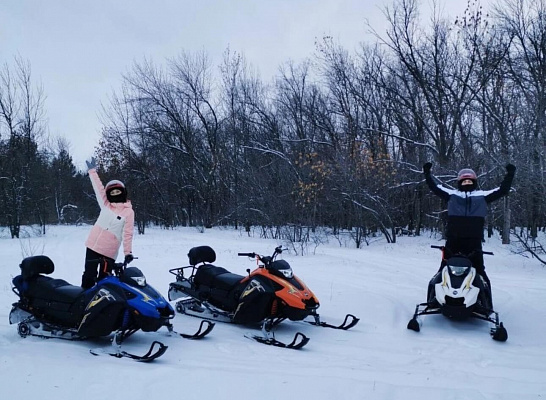 Катание на снегоходах во Владимире в подарок. Сервис Ultra Подарки
. ✳️✴️❄️ Подарочный сертификат на катание на снегоходах во Владимире с друзьями ❄️✴️✳️. Закажите прокат снегоходов в подарок для мужчин и парней на день рождения по привлекательным ценам. Езда на снегоходах это ещё и активный зимний отдых. Сервис UltraPodarki.ru ☎️ 8 (800) 505-95-30	. катание на снегоходах, подарочный сертификат на катание на снегоходе, прокат снегоходов, прокат снегоходов Владимир, катание на снегоходах Владимир, езда на снегоходе
