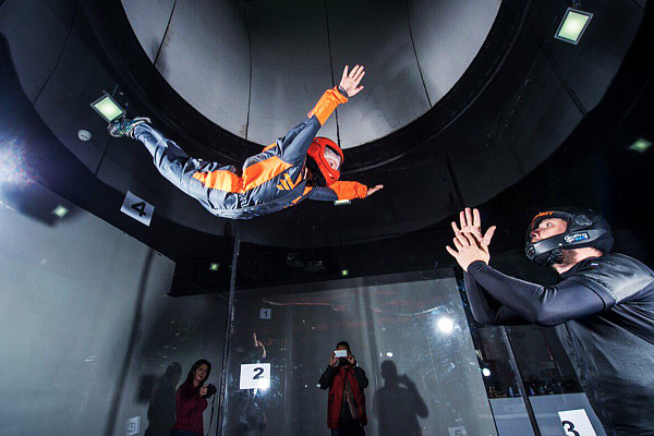 Полёт в аэротрубе  во Владимире. Ultra Подарки. Полёт в аэротрубе  во Владимире. Попробуйте полёт в аэротрубе . Сервис: UltraPodarki.ru 8 800 505 95 30. Полёт в аэротрубе , аэротруба Владимир, полёт Владимир