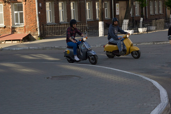 Катание на скутере во Владимире. ULTRA ПОДАРКИ. Купить катание на скутере во Владимире. Попробовав езду на скутерах, вы получите порцию адреналина и невероятные эмоции. Сервис UltraPodarki.ru 8 800 505 95 30.. Катание на скутере во Владимире, прокат скутеров Владимир, катание на скутерах, прокат скутера, езда на скутере Владимир, езда на скутере