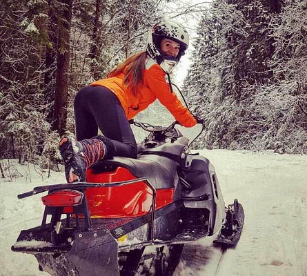 Катание на снегоходах во Владимире в подарок. Сервис Ultra Подарки
. ✳️✴️❄️ Подарочный сертификат на катание на снегоходах во Владимире с друзьями ❄️✴️✳️. Закажите прокат снегоходов в подарок для мужчин и парней на день рождения по привлекательным ценам. Езда на снегоходах это ещё и активный зимний отдых. Сервис UltraPodarki.ru ☎️ 8 (800) 505-95-30	. катание на снегоходах, подарочный сертификат на катание на снегоходе, прокат снегоходов, прокат снегоходов Владимир, катание на снегоходах Владимир, езда на снегоходе