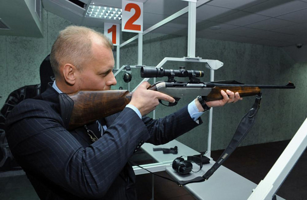 Стрельба из боевого оружия в тире в подарок. Ultra Подарки Томск. Подарочный сертификат на стрельбу из оружия боевом тире. Подарите своему мужчине или другу стрельбу из пистолета или карабина, дайте ему возможность выпустить пар и почувствовать достижение цели. UltraPodarki.ru 8-800-505-9530. Стрельба из боевого оружия Томск, боевой тир Томск, стрельба из огнестрельного оружия Томск, Стрельба из боевого оружия, Стрельба Томск