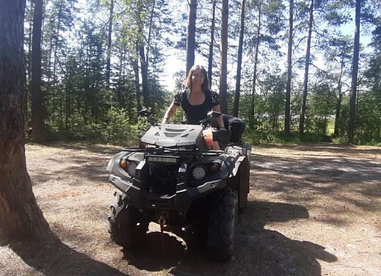 Прогулки на квадроциклах во Владимире. Подарочные сертификаты Ultra Подарки. Подарочный сертификат на прогулки на квадроциклах во Владимире. Закажите Прогулки на квадроциклах и наслаждайтесь активным отдыхом с друзьями. Выбирайте живописные маршруты для езды на квадроциклах. Сервис UltraPodarki.ru 8-800-505-95-30. Прогулкина квадроциклах, Прогулки на квадроциклах Владимир, прокат квадроциклов, прокат квадроциклов Владимир, езда на квадроцикле, езда на квадроцикле Владимир, катание на квадроциклах зимой, Катание на квадроциклах летом, сертификат на катание на квадроциклах, сертификат квадроциклы, сертификат квадроциклы Владимир