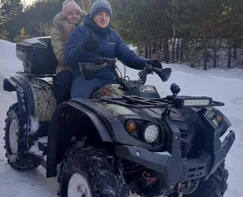 Прогулки на квадроциклах во Владимире. Подарочные сертификаты Ultra Подарки. Подарочный сертификат на прогулки на квадроциклах во Владимире. Закажите Прогулки на квадроциклах и наслаждайтесь активным отдыхом с друзьями. Выбирайте живописные маршруты для езды на квадроциклах. Сервис UltraPodarki.ru 8-800-505-95-30. Прогулкина квадроциклах, Прогулки на квадроциклах Владимир, прокат квадроциклов, прокат квадроциклов Владимир, езда на квадроцикле, езда на квадроцикле Владимир, катание на квадроциклах зимой, Катание на квадроциклах летом, сертификат на катание на квадроциклах, сертификат квадроциклы, сертификат квадроциклы Владимир