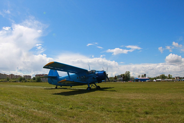 Полет на самолете во Владимире. Ultra Подарки. Купить полёт на самолёте во Владимире. Испытайте невероятные ощущения от прогулки на самолёте или порадуйте своих близких подарив сертификат на полет в подарок. Сервис UltraPodarki.ru 8 800 505 95 30. полёт на самолёте, сертификат на полёт, цены самолёт, полёт в подарок, реальный полёт, реальный полёт на самолёте, купить полёт Владимир, полёт на самолёте Владимир, сертификат на полёт Владимир, цены полёт Владимир